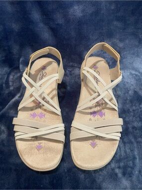 Skechers Beige and Black Strappy Comfort Sandals for Women